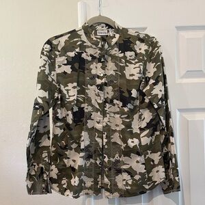 Chico's Green and Cream Floral Camouflage Shirt